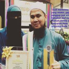 Ustaz khailil razak atau nama popularnya, ustaz tido merupakan seorang pakar motivasi dan usahawan malaysia. Biodata Ustaz Ebit Irawan Ibrahim Lew