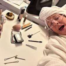 What are bed end pegs used for?