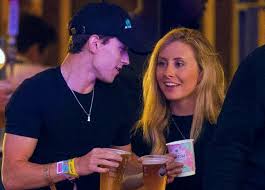 Jun 18, 2021 · henry cavill's girlfriend natalie viscuso released a statement explaining the 2008 photo from a tv show in namibia. Who Is Tom Holland S Separated Girlfriend Olivia Bolton Inside Their Relationship