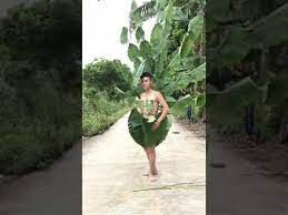 Penggunaan daun pisang tidak merusak lingkungan atau pohon itu sendiri. Busana Kreatif Dr Daun Pisang N Pisangnya Youtube