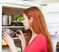 Se la confezione è integra, questi cibi possono essere consumati anche un paio di mesi dopo la scadenza. Cibo Scaduto La Prima Regola E Leggere Bene L Etichetta