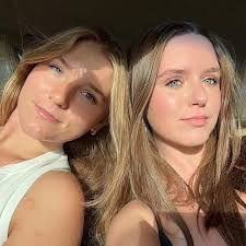 hey y'all i'm lily pearl and i'm from hollidaysburg, pa!! i'm fully  committed to ucf, online for summer,