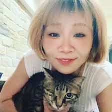 歡歡- 今天幫喵咪開主食罐頭，裡面竟然有長達4cm的魚刺😱😱😱 還好有發現😱 前1.2星期，喵咪曾經吐血絲，不知道是否和罐頭製程有關係阿😢  貓友們開罐頭真的要小心....