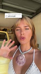 Emily Czech's Instagram, Twitter & Facebook