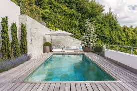 Die Bestehende Terrasse Dieser Terrassenhaus Wohnung Mit Blick Auf Den See Wurde Gesamthaft Umgestaltet Und Mit Eine Gartengestaltung Privatgarten Terrasse