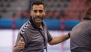 صلاح يستحق شارة قيادة منتخب مصر. Ù…Ø¯Ø±Ø¨ Ù…Ù†ØªØ®Ø¨ Ù…ØµØ± Ù„Ù†Ø§Ø´Ø¦ÙŠ Ø§Ù„ÙŠØ¯ ÙŠÙØ³Ø± ØªØµØ±ÙŠØ­ Ø§Ù„Ø£Ù‡Ø±Ø§Ù…Ø§Øª Ø§Ù„Ù…Ø«ÙŠØ±