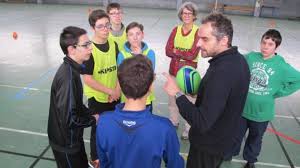 Maybe you would like to learn more about one of these? Le Sport Pour Aider Des Jeunes En Difficulte