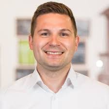 Daniel Schadt's Instagram, Twitter & Facebook