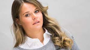 Corinne suter (born 28 september 1994) is a swiss alpine ski racer. Corinne Suter Hatte Wegen Einer Blutvergiftung Fast Ihren Fuss Verloren