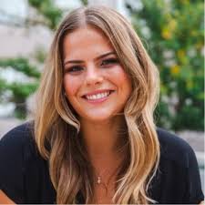 I am beyond excited to announce that I have accepted a full-time position  with Leo Burnett as an Assistant Account Executive! I am so grateful for  this opportunity and couldn't be more