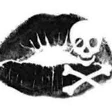 Black And White Kiss Tattoo Easy Peasy Woman S Winter Hat Pattern Surreal Tattoo Kiss Tattoos Lip Wallpaper