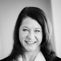 Paula Kara's Instagram, Twitter & Facebook