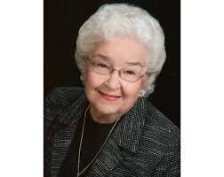 Elizabeth Mcewan's Instagram, Twitter & Facebook