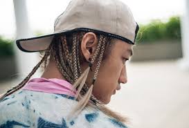 Roy Back gets expressive with his hair