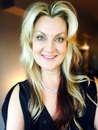 Laura Gentry's Instagram, Twitter & Facebook