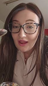 Ellen Hobson's Instagram, Twitter & Facebook