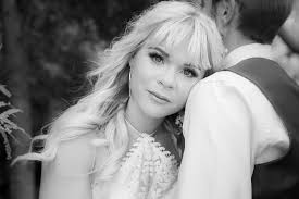 Having a wedding with no bridal party