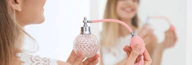 Pour bien choisir il faut au préalable savoir à quoi correspondent les 8 grandes familles de senteurs et celles qui correspondent à nos goûts, mais aussi. Les Parfums Hommes Pour Plaire A Sa Compagne