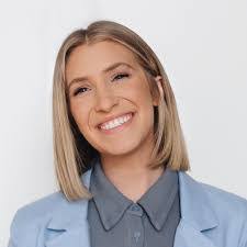 Lea Oneill's Instagram, Twitter & Facebook