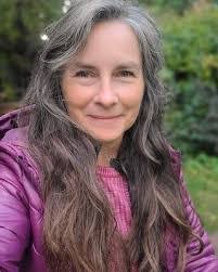 Mandy Kent's Instagram, Twitter & Facebook