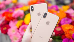 Use this rose gold replacement frame with back glass to repair the iphone xs max. Feature Iphone Xs And Xs Max Review Going For The Gold