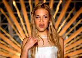 mandy moore my favorite singer in 90s who have the amazing