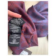 I believe that older vintage scarves can bleed colour due to different dyes being used in earlier times. Gucci Gucci Silk Scarves Silk Wool Multiple Colors Ref 160314 Joli Closet