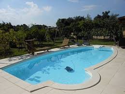 villa piscine privee et jardin location 1er etage morta piscine privee jardin clos piscine