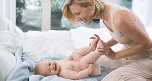Baby Im 6 Monat Baby Entwicklungskalender Hipp