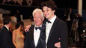 Así es Homer Gere, el hijo mayor de Richard Gere: líder de una banda de  punk, licenciado en psicología y posible heredero de su padre en el cine |  Vanity Fair