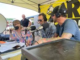 Godsmack's Sully Erna & Shannon Larkin Chat With Robyn Lane At The PNC Bank  Arts Center Show