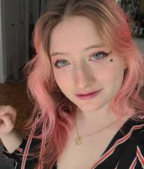 Tabitha Winters's Instagram, Twitter & Facebook