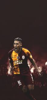 Galatasaray sevdalısı olduğunu biliyorum bu yüzden sana özel telefonun için birbirinden güzel galatasaray duvar kağıtları listeledim. Falcao Galatasaray Wallpapers Wallpaper Cave