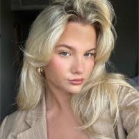 60+ "Lily Hall" profiles