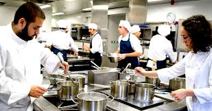 El departamento de alimentos & bebidas de un hotel es el rea desde la cual se coordina, a diario, las operaciones del restaurante, la cocina, el departamento de dispondr de un estricto control de los pedidos comandas, de los distintos sectores. Thb La Cocina Hotel In Valdaliga
