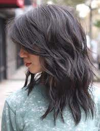 22 Cute Layered Hairstyles For Medium Hair Cutemediumhairstyles Layeredhairstyles Readytomeal Womenmedium Hair Styles Medium Layered Hair Long Hair Styles