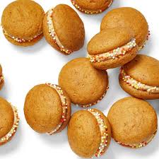 Pumpkin Spice Latte Whoopie Pies Recipe In 2020 Pumpkin Spice Recipe Food Network Recipes Whoopie Pies