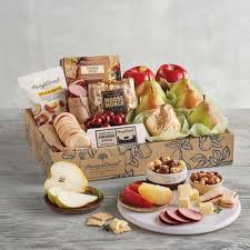 Browse for gourmet gift baskets in categories including packaged in a signature green box. 13 Best Food Gift Baskets For 2021 Food Gift Basket Ideas
