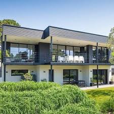 Maison D Architecte Avec Grandes Ouvertures Pour Laisser Entrer Plus De Lumiere Fenetres Baies Coulissantes Travaux Ren House Styles France Instagram Photo