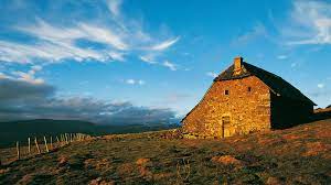 The buron family name was found in the usa, the uk, canada, and scotland between 1840 and 1920. Burons Auvergne Destination Volcans