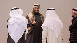 كما يرأس مجلس الشؤون السياسية والأمنية وكذلك مجلس الشؤون الاقتصادية والتنمية السعودي. Ø§Ù†Ù‡ÙŠØ§Ø± Ù…ÙˆÙ‚Ø¹ ØªØ³ÙˆÙ‚ Ø¹Ø§Ù„Ù…ÙŠ Ø¨Ø³Ø¨Ø¨ Ø´Ù…Ø§Øº ÙˆØ¬Ø§ÙƒÙŠØª Ø§Ù„Ø§Ù…ÙŠØ± Ù…Ø­Ù…Ø¯ Ø¨Ù† Ø³Ù„Ù…Ø§Ù† ÙÙŠ Ø§Ø¬ØªÙ…Ø§Ø¹ ØµÙ†Ø¯ÙˆÙ‚ Ø§Ù„Ø§Ø³ØªØ«Ù…Ø§Ø±Ø§Øª