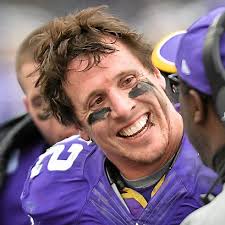 Vikings' re-signing of linebacker Chad Greenway official