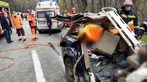 Maybe you would like to learn more about one of these? Imagini De CoÈ™mar Pe Valea Oltului Doi MorÈ›i DupÄƒ Ce Un Audi S A Infipt Intr Un Tir Pe Contrasens La CÄƒlimÄƒnesti Observatornews Ro