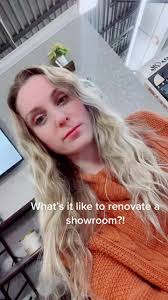 Anna Meadows (@annaanoellee)