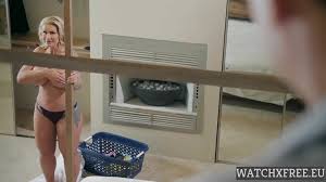 15 Seconds: Ryan Conner - Sneaky Mom 3 - Porn GIF Video 2 | nemyda.com