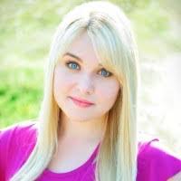 Hollie Wise's Instagram, Twitter & Facebook