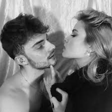 La vie est un mystère qu'il faut vivre, et non un problème à résoudre  Modèle : @lx.lbm ❤ #automne #lumiere #soleil #chien #bordercollie #balade  #liberté #femme #blondhair #photographecentrevaldeloire #photographeamateur  #photooftheday ...