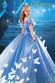 With lily james, cate blanchett, richard madden, helena bonham carter. Lily James Disney Cinderella 2015 Cinderela Filme Cinderela Vestido De Festa Chique