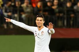 Ronaldo é o melhor marcador europeu de seleções de sempre o internacional português soma já 85 golos com a camisola da seleção, superando o recorde anteriormente detido por puskas. A Geografia Dos Golos De Ronaldo Marcou A 40 Selecoes E Fez Hat Trick Em 12 Paises