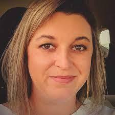 Kaitlin Arthur's Instagram, Twitter & Facebook